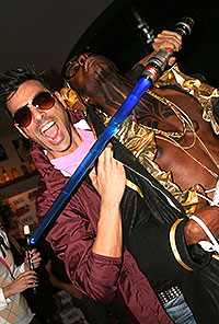 Travis y sus chicas en Madrid por No More Heroes 2